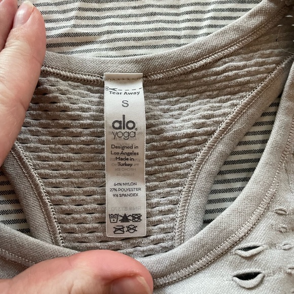 ALO Yoga Top - Picture 3 of 3